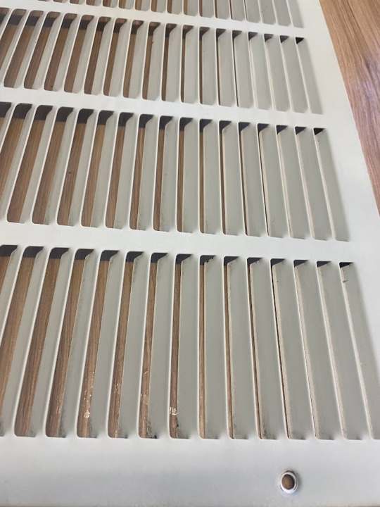 Return grille close-up after cleaning